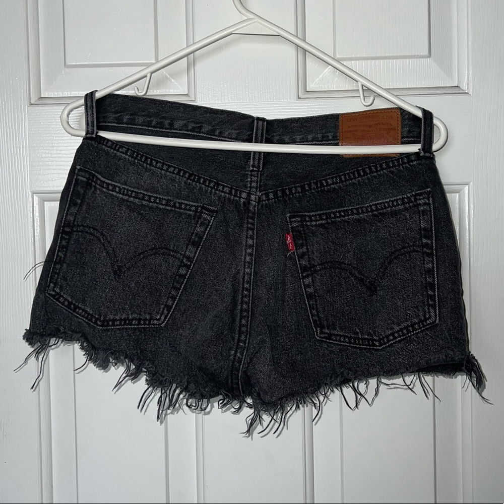 Black Levi’s 501 high waisted rib cage faded distressed shorts size 27